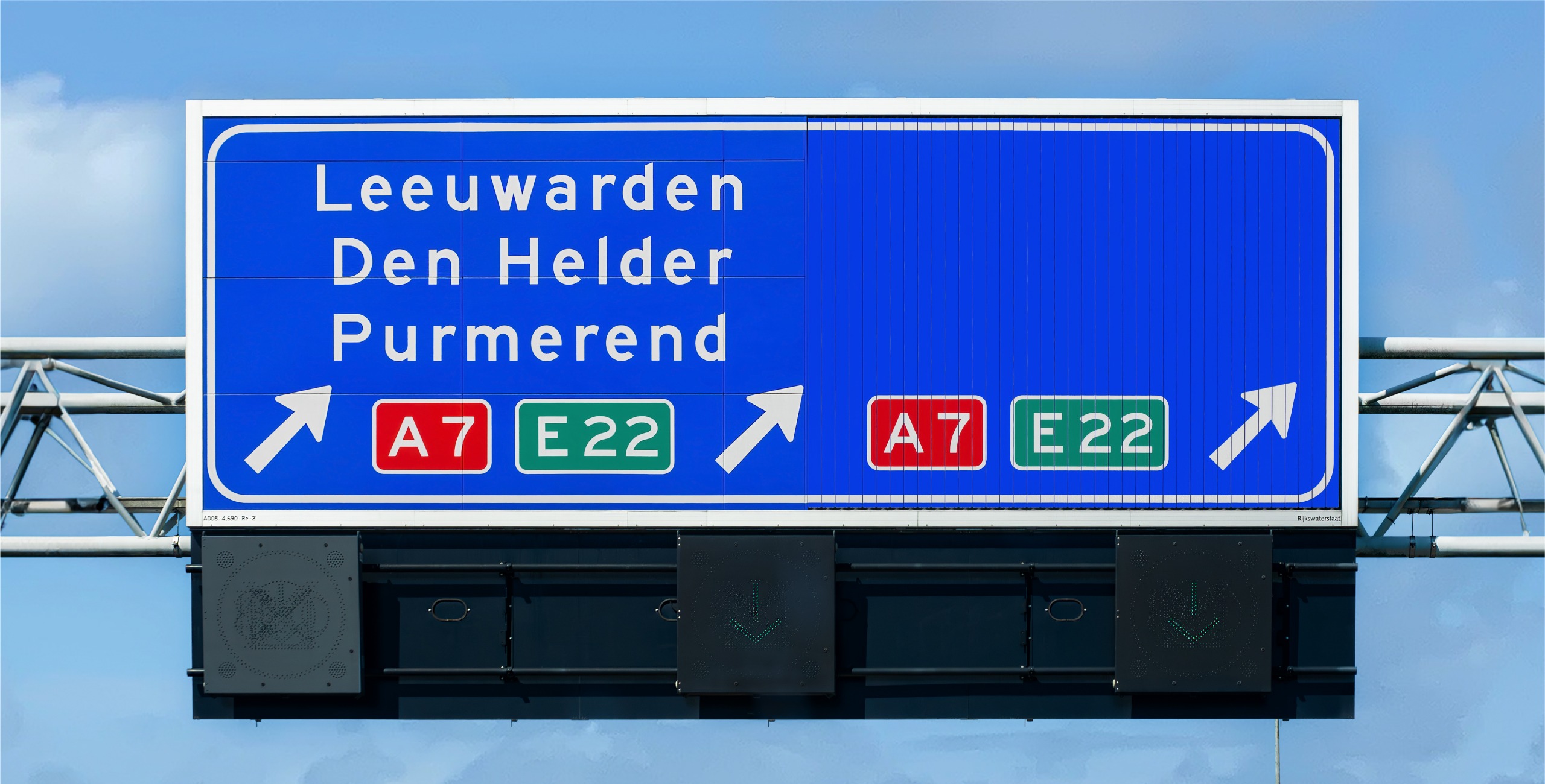Hybrid prismatic VMS the Netherlands